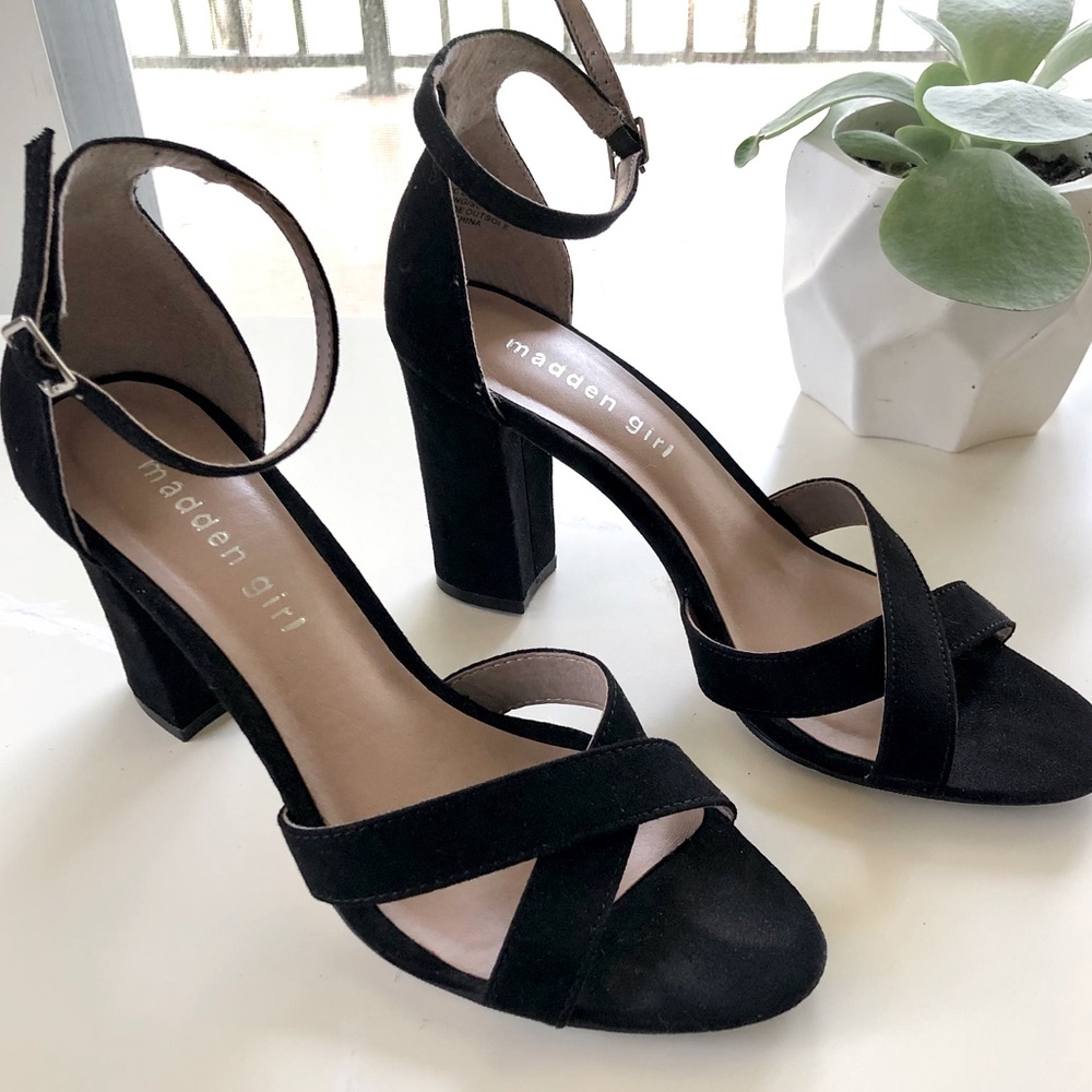 Madden Girl black heels - LIKE NEW!